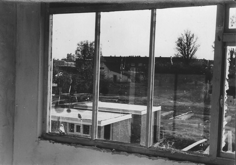 Bouw Jacob de Graeflaan 1958-1959; uitzicht vanuit de grote slaapkamer.